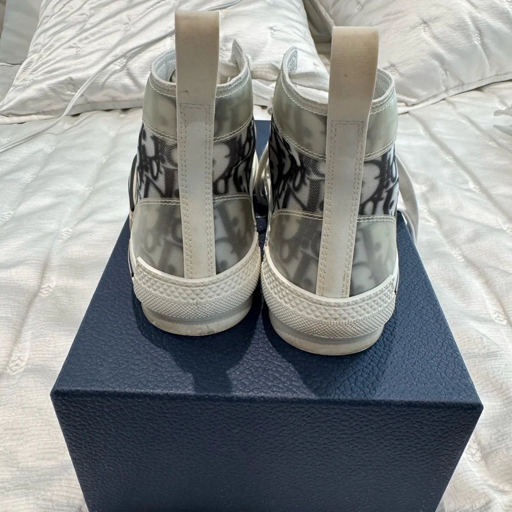 Authentic High-Top Dior Sneakers - Picture 3 of 5